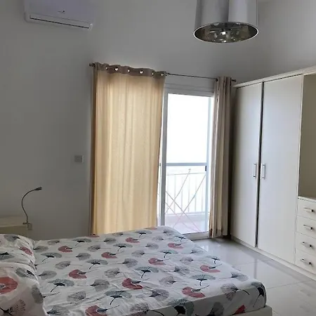 아파트 Serenity Large 4 Bedroom 2 Bathroom- In Swieqi Over A Valley Is-Swieqi