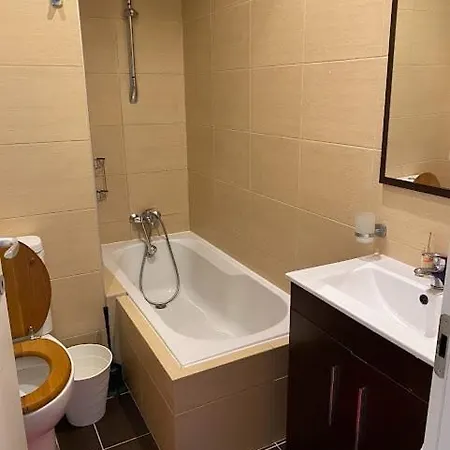 Serenity Large 4 Bedroom 2 Bathroom- In Swieqi Over A Valley Is-Swieqi