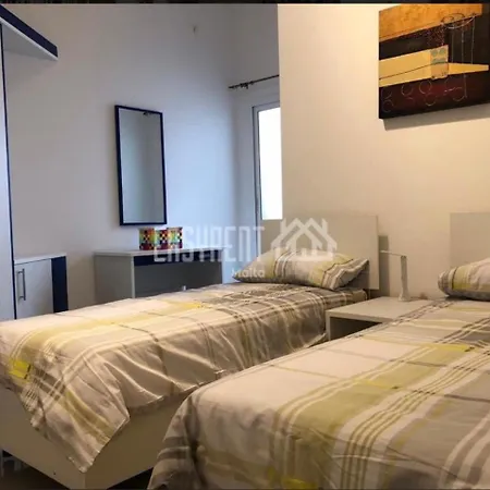 Serenity Large 4 Bedroom 2 Bathroom- In Swieqi Over A Valley Διαμέρισμα *